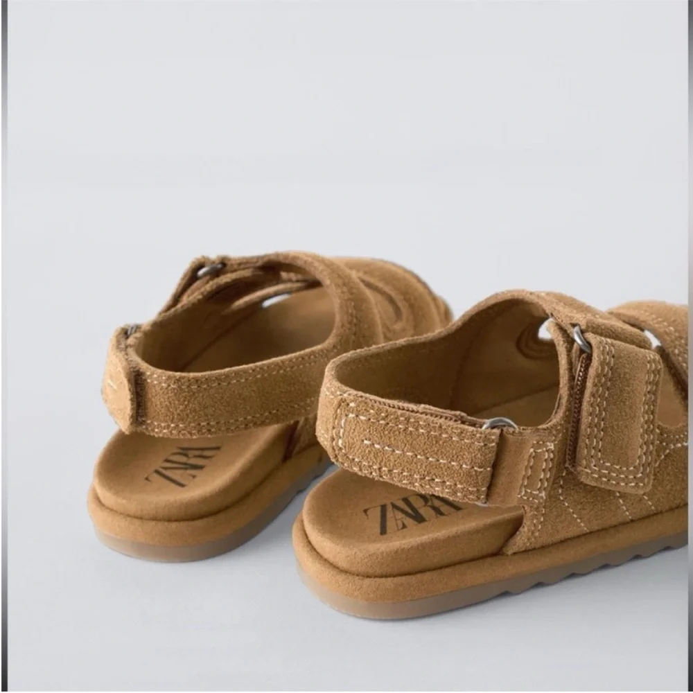 Zara kids, brown, leather sandals, size 5.5 ( 5.1 inches)